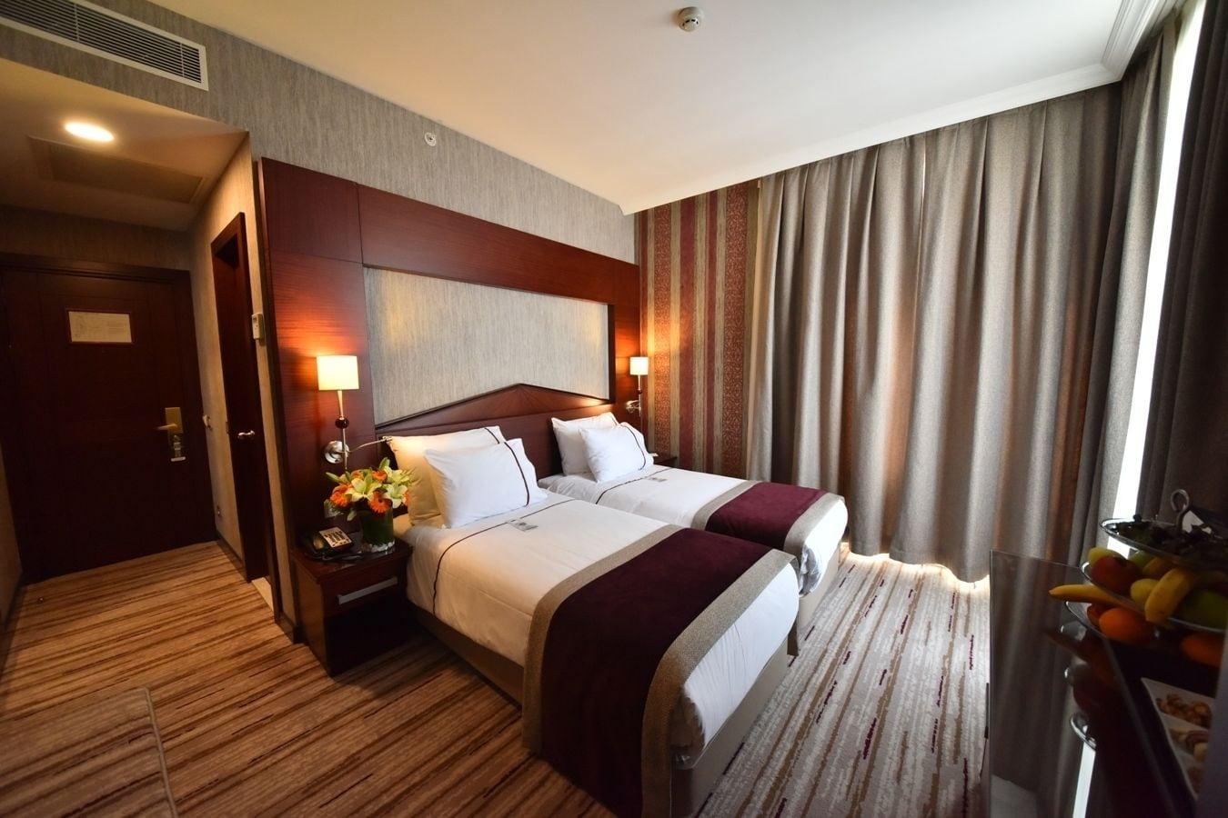מלון Taksim Gonen 4*