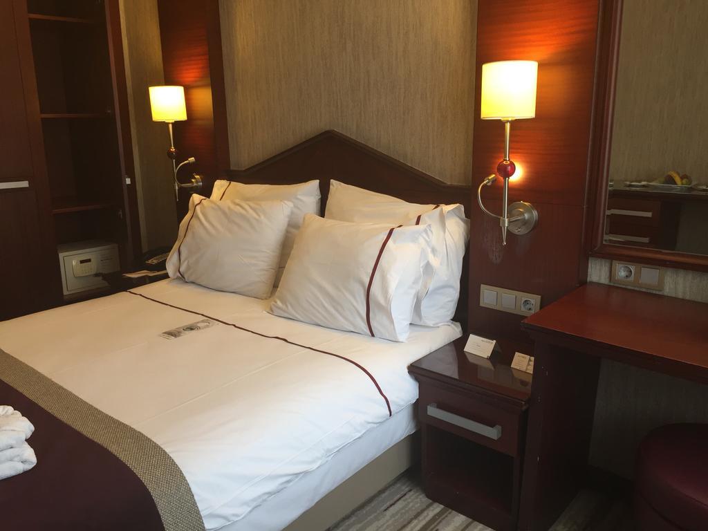 Готель Taksim Gonen 4*